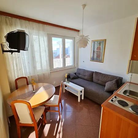 Apartment Damjanka *